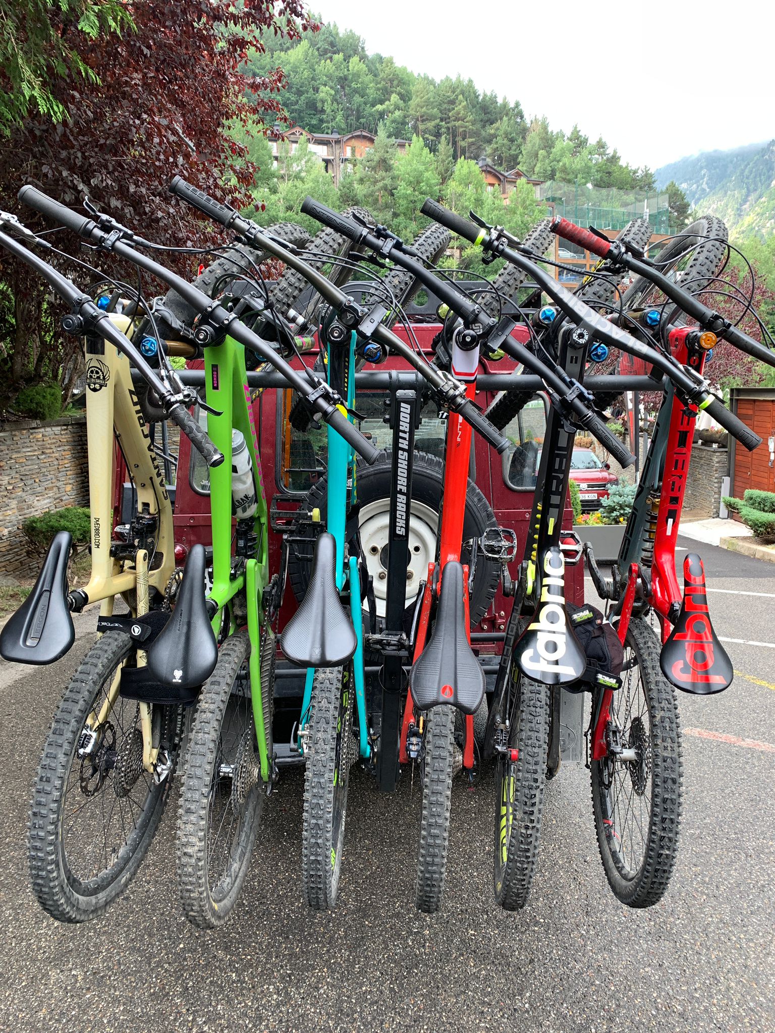 Remontes - iWE: Agencia Líder de Turismo Activo para la Mountain Bike en Andorra y los Pirineos